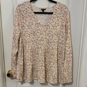 torrid Cream Floral V-Neck Peplum Tunic Top